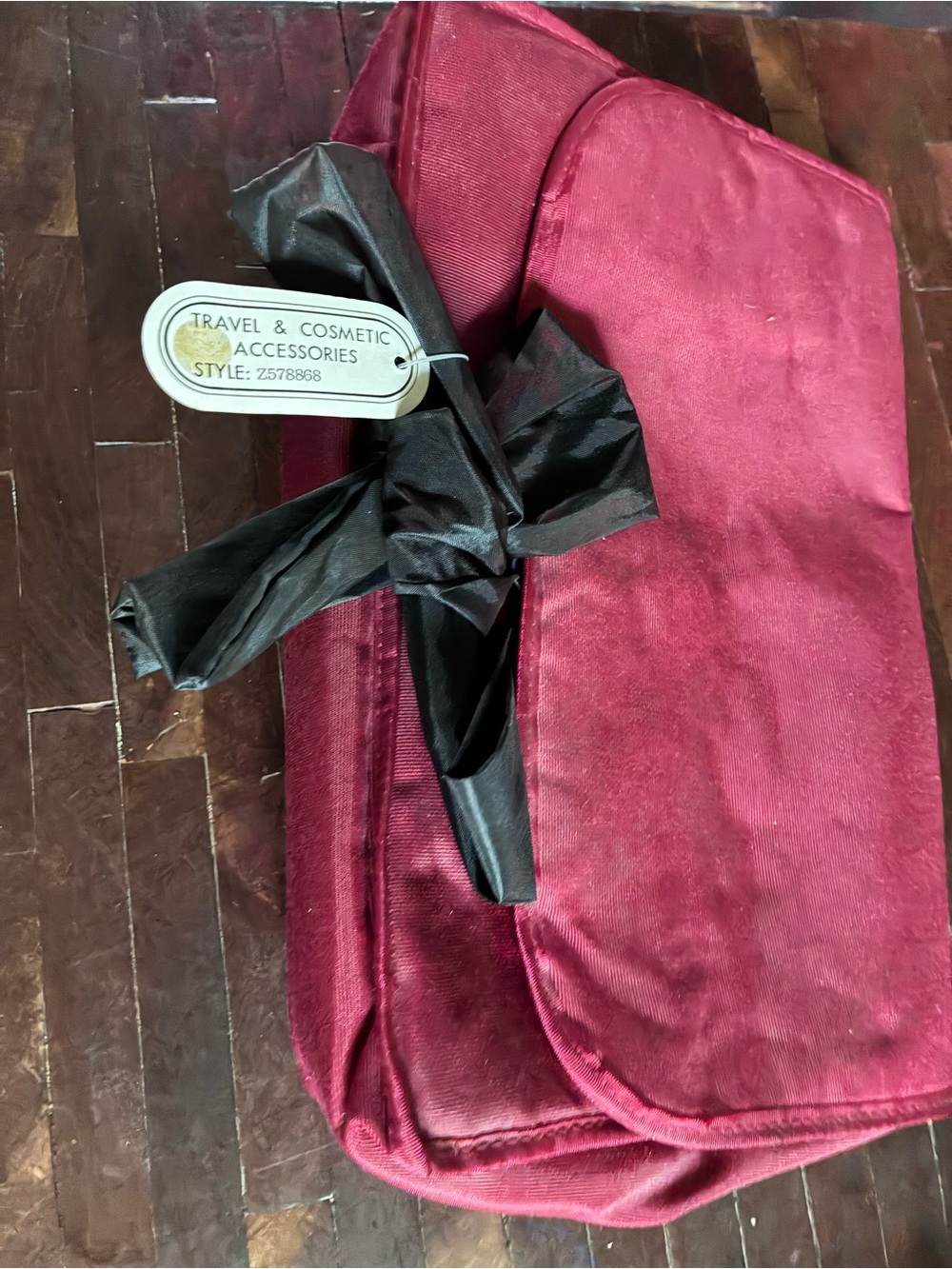 Adrienne Vittadini Travel & Cosmetic Bag with Original Tag!
Reduced!!!!